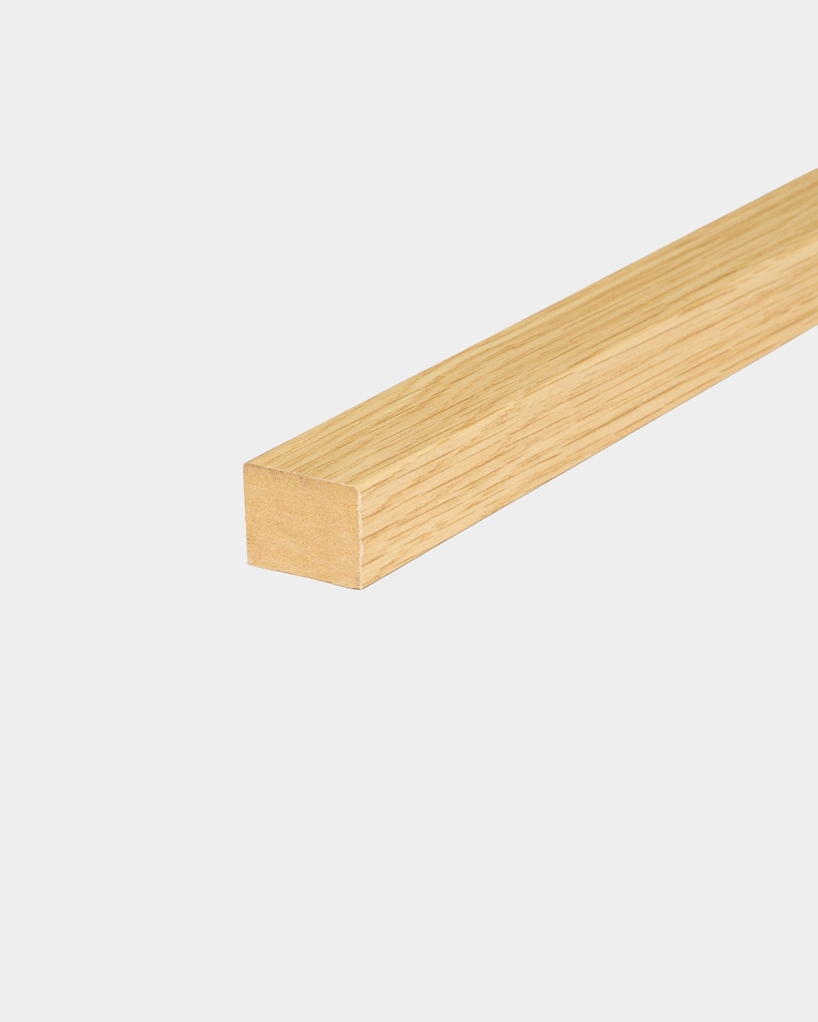 WoodUpp Southern Oak Endlamelle, 2,2 cm stark, für die Montage auf einem MDF-Rahmen konzipiert, vor schlicht weißem Hintergrund dargestellt.