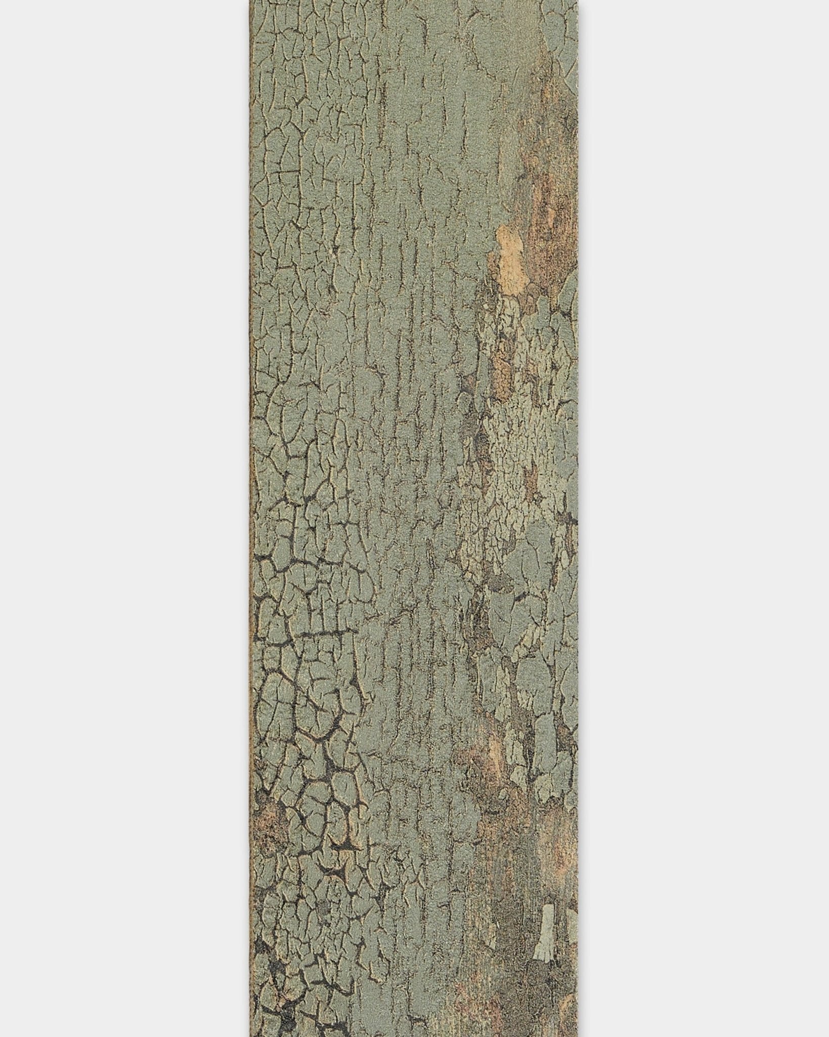 Nahaufnahme einer verwitterten Oxide grey Holzstruktur, geeignet für WoodUpp Akupanel Kantenleisten oder Ersatzlamellen in der Größe 240 cm.
