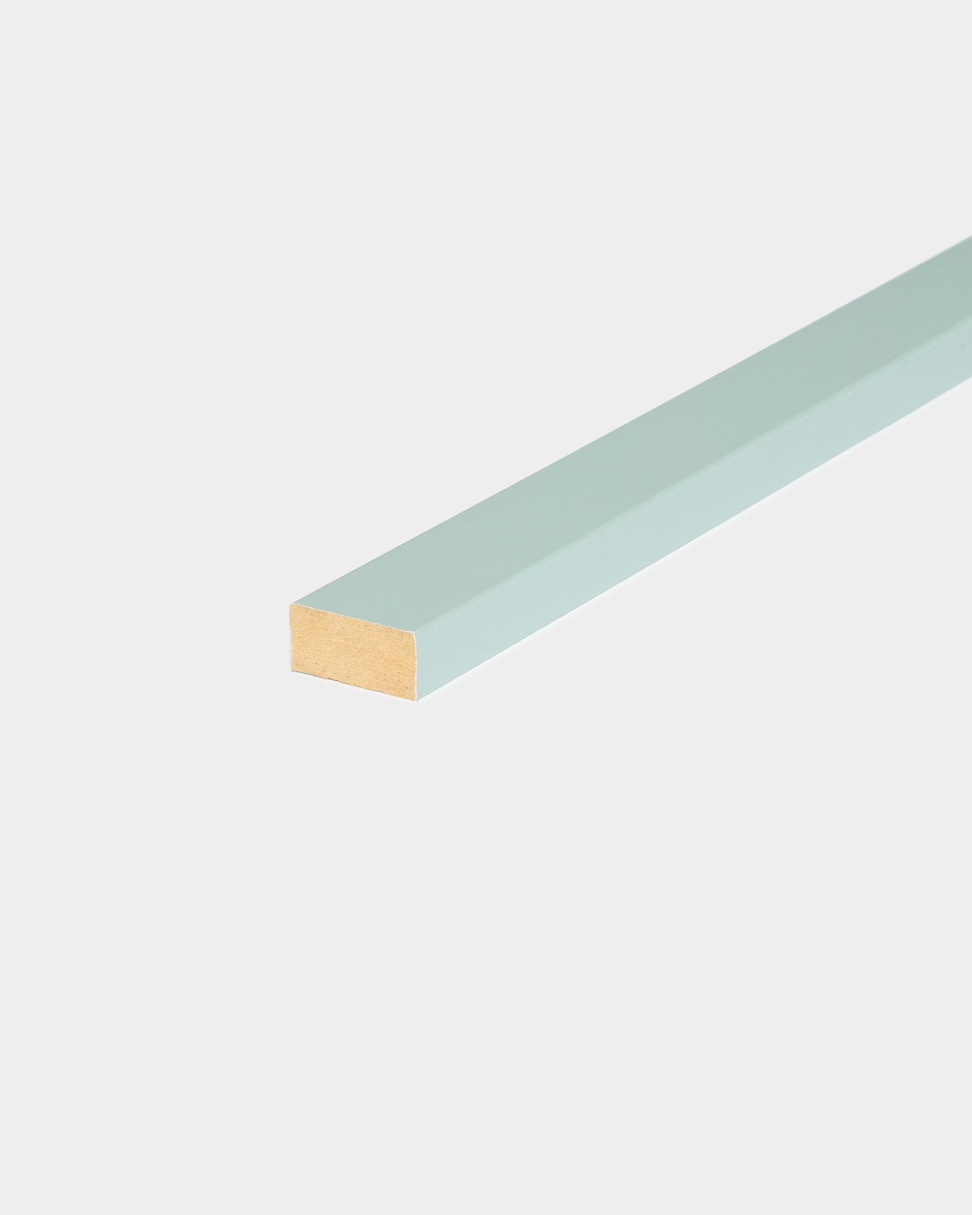 WoodUpp Akupanel Lamella in Cloud, 240 cm, hellblauer rechteckiger Streifen zum Kantenabschluss oder als Ersatz für Akupanel Akustikpaneel-Lamellen.