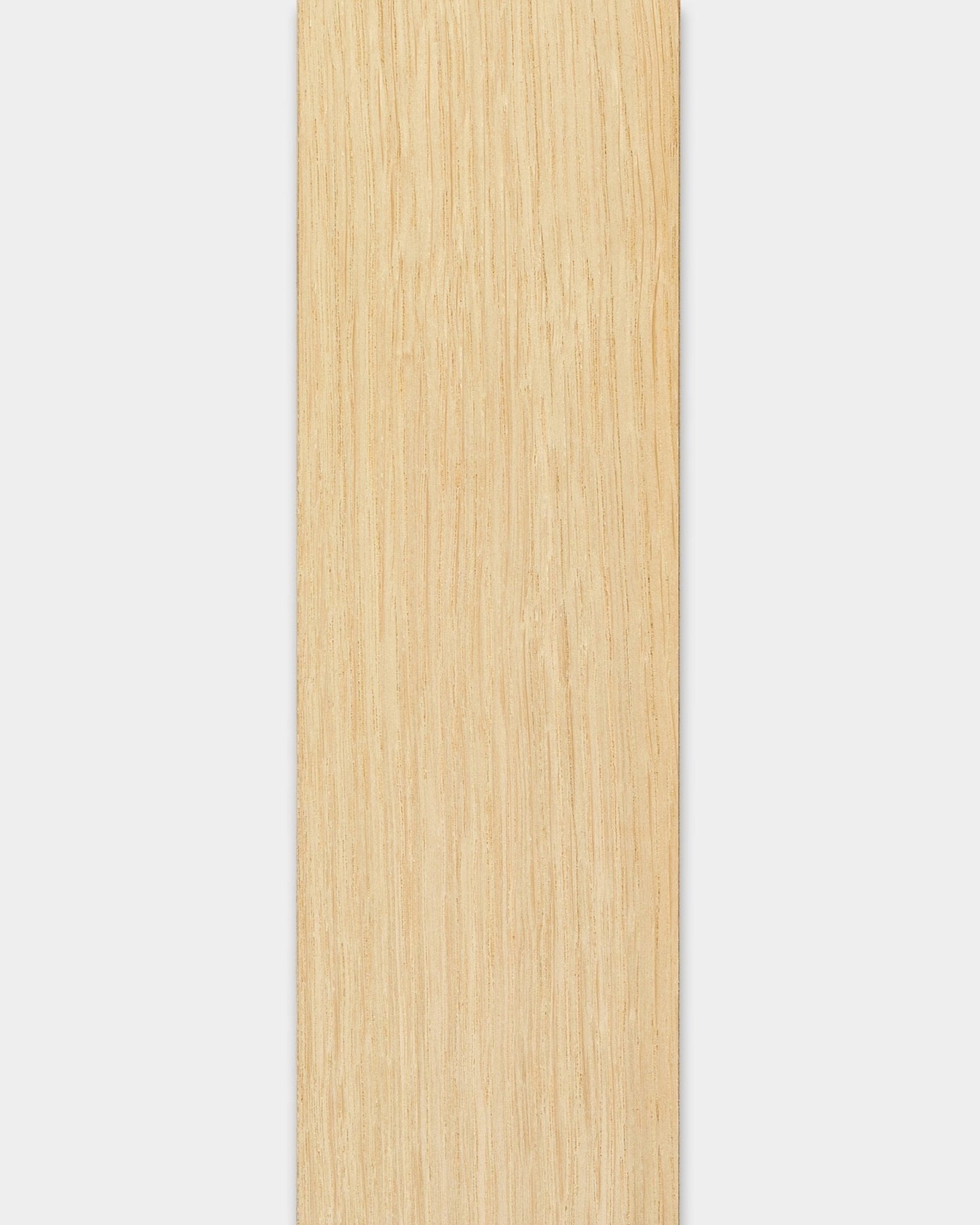 WoodUpp Akupanel Classic Oak Lamelle, 240 cm, glattes helles Eichenfurnier mit black MDF-Träger, geeignet für Akustikpaneel Reparaturen oder zum Austausch einzelner Lamellen.