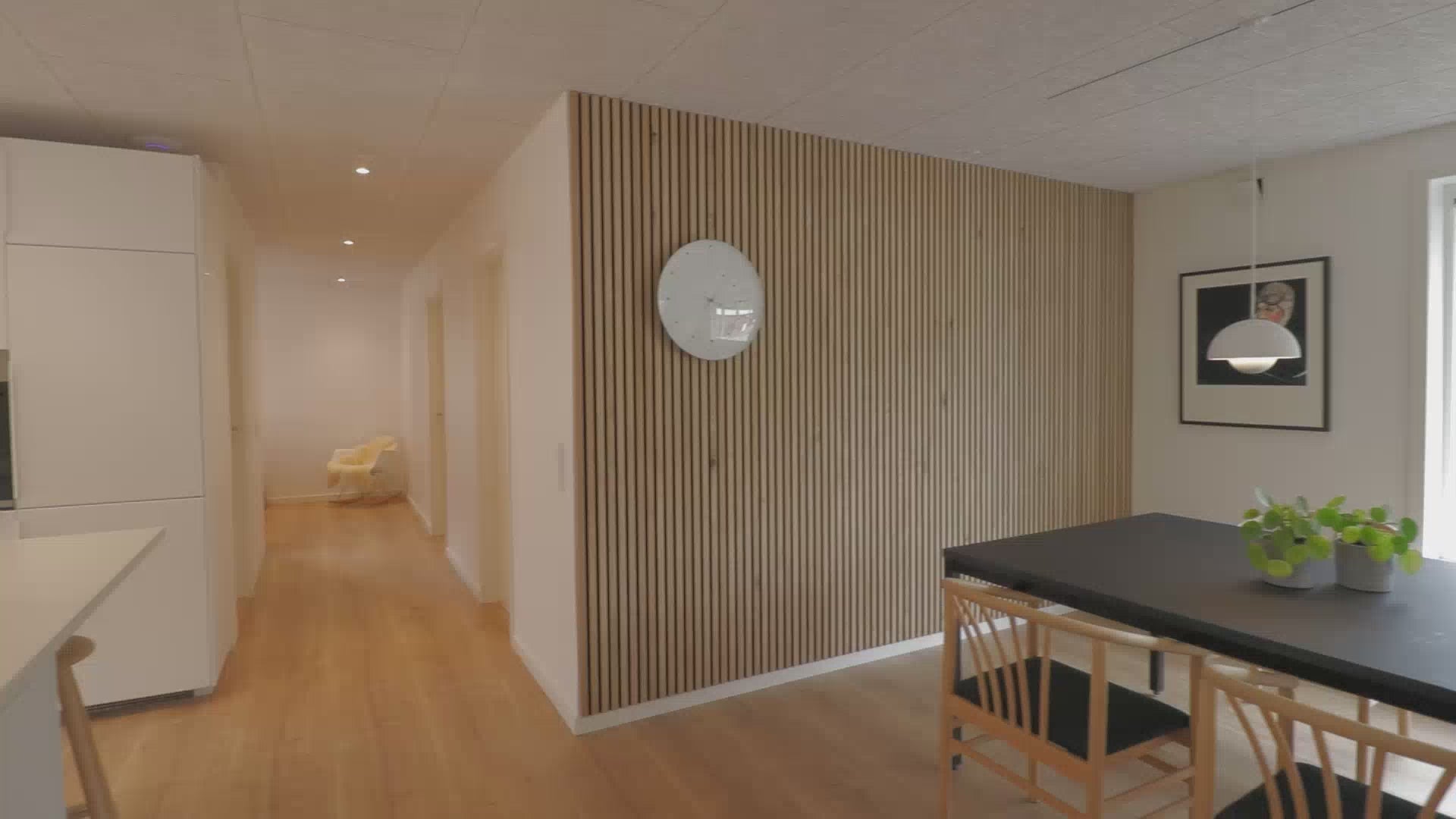Akupanel | Montage an der Wand mit Kleber